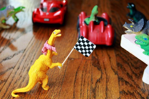 Dino Drag Race