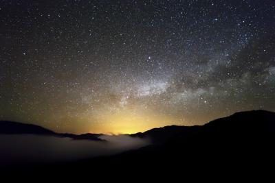 Une étoile pleine ciel paysage.