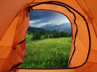 Choisissez une tente faite pour un, deux ou plusieurs personnes, selon vos plans ..