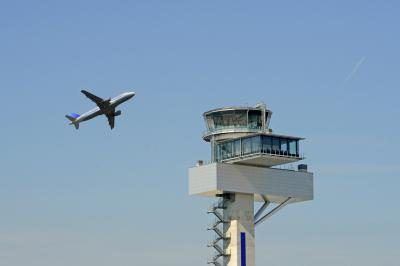 Air Traffic Controller doit gérer de nombreux appareils à la fois.