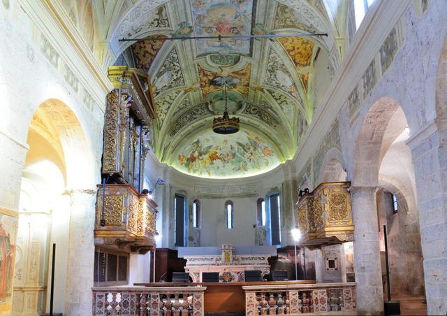 L'intérieur de l'église San Giorgio en Italie.