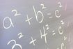 Équations mathématiques peuvent montrer plusieurs façons de résoudre les problèmes.