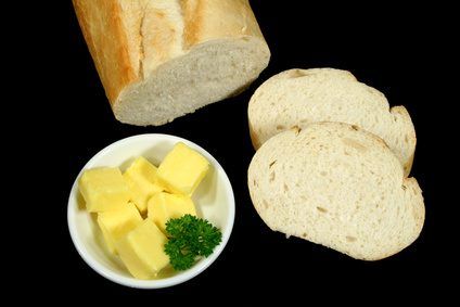 Le pain blanc a été traitée et est une option moins sain que les pains de grains entiers.