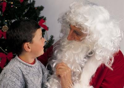 Enfants de familles admissibles sont invités à assister Freestore Foodbank's annual Christmas event where 