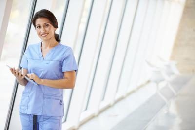 Le salaire annuel moyen pour les infirmières à Hawaii est 80 020 $.
