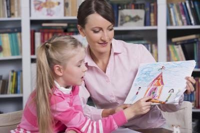 Un psychiatre de l'enfant aide les enfants à faire face aux troubles mentaux et comportementaux.