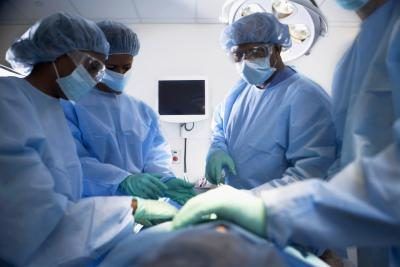 Cardiothoracique chirurgiens d'entrée de gamme gagnent environ 141 626 $ par année à compter de la fin de 2010.