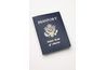 Prouver votre identité et de l'admissibilité de l'emploi avec un passeport.