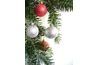Boules brillantes peuvent être utilisés à la fois pour un arbre de Noël contemporain et à la décoration classique.