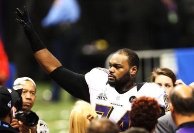 Michael Oher de Baltimore Raven's after football game