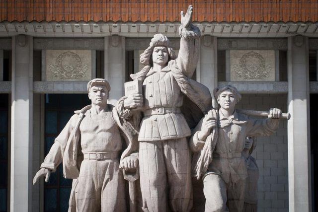 Statues politiques de la place Tiananmen en Chine