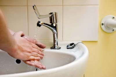Le lavage des mains et d'autres hygiène de base est une compétence importante pour la vie autonome.