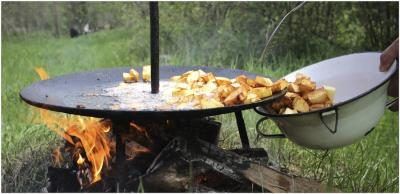 La plupart des repas sont préparés sur un feu ouvert