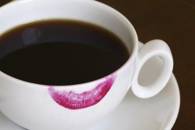 Lipstick marque sur la tasse de café