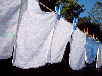 Les étudiants peuvent honorer leur mère en aidant à faire la lessive.
