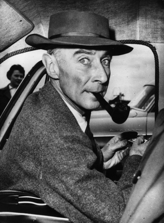Une vieille photo du Dr Robert Oppenheimer