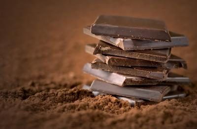 Pile de carrés de chocolat