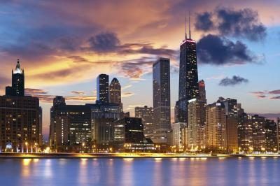 Chicago's skyline at night