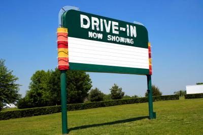 Drive-in signe cinéma.