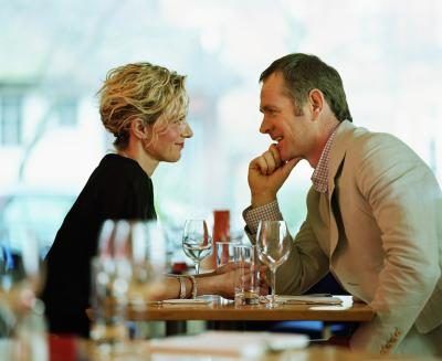 Passez du temps ensemble au cours d'un dîner romantique.