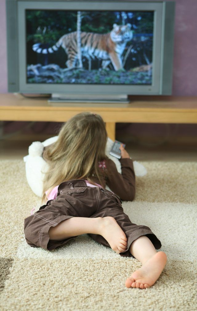 Si votre enfant se trouve à proximité de la télévision, ils peuvent avoir des problèmes à vue.