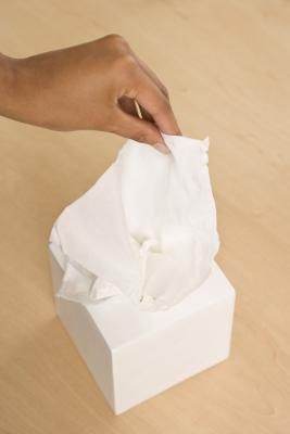 Si du papier de soie ISN't available, try a normal tissue.