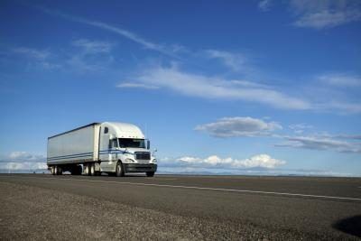 Les conducteurs de camions aux États-Unis ont gagné un salaire horaire moyen de 17,92 $.
