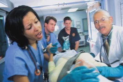 Les infirmières dans les salles d'urgence gagnent le plus à 24,80 $ à 33,53 $ l'heure.