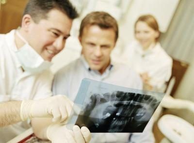 58 pour cent et 47 pour cent des techniciens reçoivent des soins dentaires et ophtalmologiques, respectivement.
