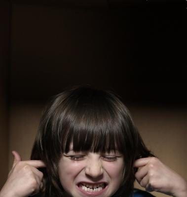 Bruits peuvent entraîner une perte auditive permanente.