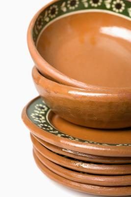 Terracotta poterie est faite à partir d'argile rouge.