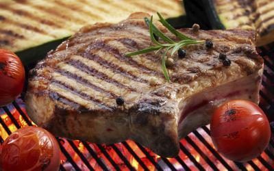 Steak avec des lignes de la grille marqués