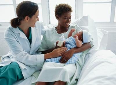 infirmière nouveau-né