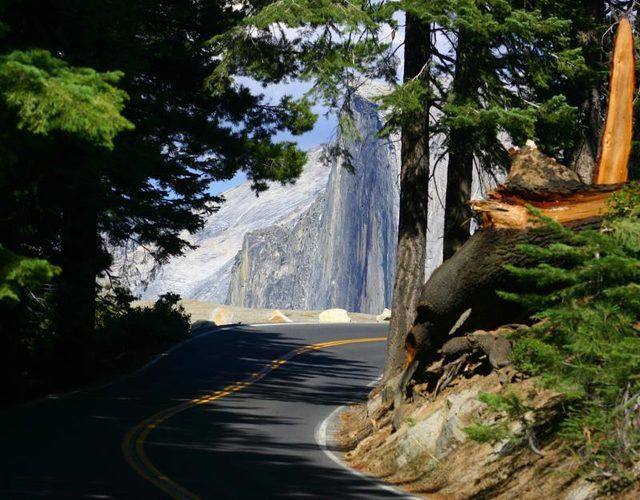 La magie commence sur la route de Yosemite.