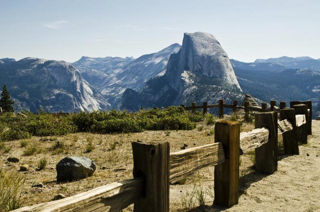 Randonnée au Yosemite offre des sensations fortes et de mourir-pour les vues.