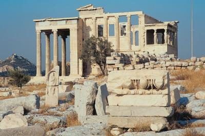 Les ruines de l'Erechthéion sur l'Acropole d'Athènes