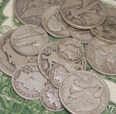 Des pièces de monnaie d'argent ordure valent toujours plusieurs fois leur valeur nominale.