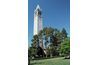La tour de l'horloge sur le campus de Berkeley est un jalon important.