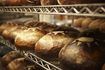 Le pain peut être conservé dans le congélateur jusqu'à deux mois, mais le pain décongelé meilleur goût grillé.
