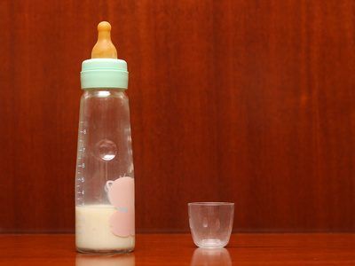 Formule pour bébé et le lait maternel sont autorisés dans les bagages de bagages de cabine.